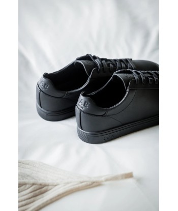 Clae Bradley Essentiel noir suggérées chez